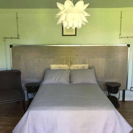 Rooms At The Pecan Olmito Extérieur photo